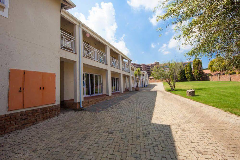 Vetho 2 Apartments Or Tambo Airport Kempton Park Buitenkant foto